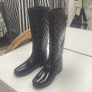 Hunter Black Refined Gloss Quilt Tall Rain Boots Size 7 Barely Worn